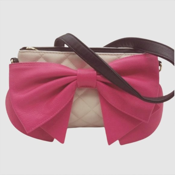 Betsey Johnson Handbags - Betsey Johnson Barbie Pink Bow Front White Quilted Crossbody Bag